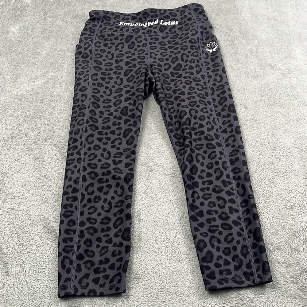 Empowered Lotus 4-6‎ S Gray Spell Out Animal Print Cropped Leggings